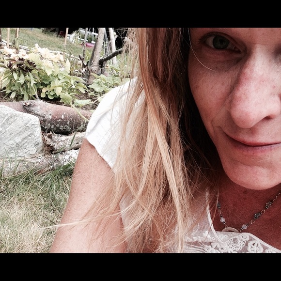 Meet your Posher, Samantha - Picture 2 of 5